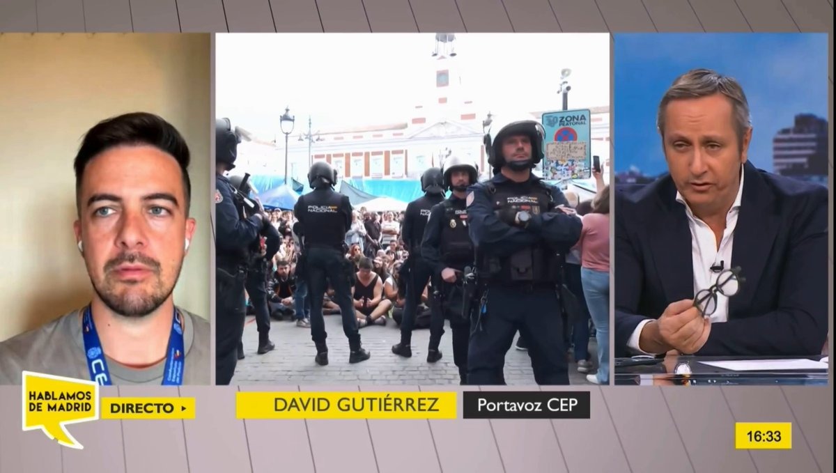 QUE UN 12DEOCTUBRE HAYA ESPAÑOLES QUE NO PUEDAN CELEBRAR EL #DÍADELAFIESTANACIONAL PORQUE VARIOS CIENTOS DE PERSONAS TIENEN TOMADO SOL Y USAN LA PLAZA COMO COTO PRIVADO…