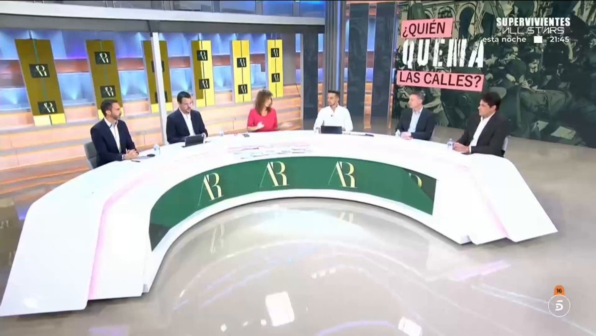 SÓLO EN LOS INCIDENTES DE AYER, SOBRE TODO EN A CORUÑA DURANTE UNA CONCENTRACIÓN FRENTE A UN ACTO DE VOX, RESULTARON HERIDOS 14 COMPAÑEROS DE LA UIP